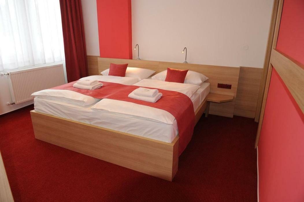 Hotel Uno Ústí nad Orlicí Zewnętrze zdjęcie