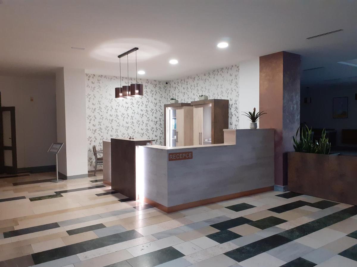 Hotel Uno Ústí nad Orlicí Zewnętrze zdjęcie